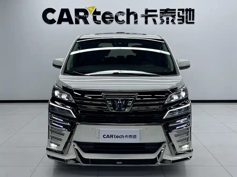Toyota Crown Vellfire