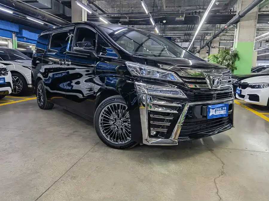 Toyota Crown Vellfire