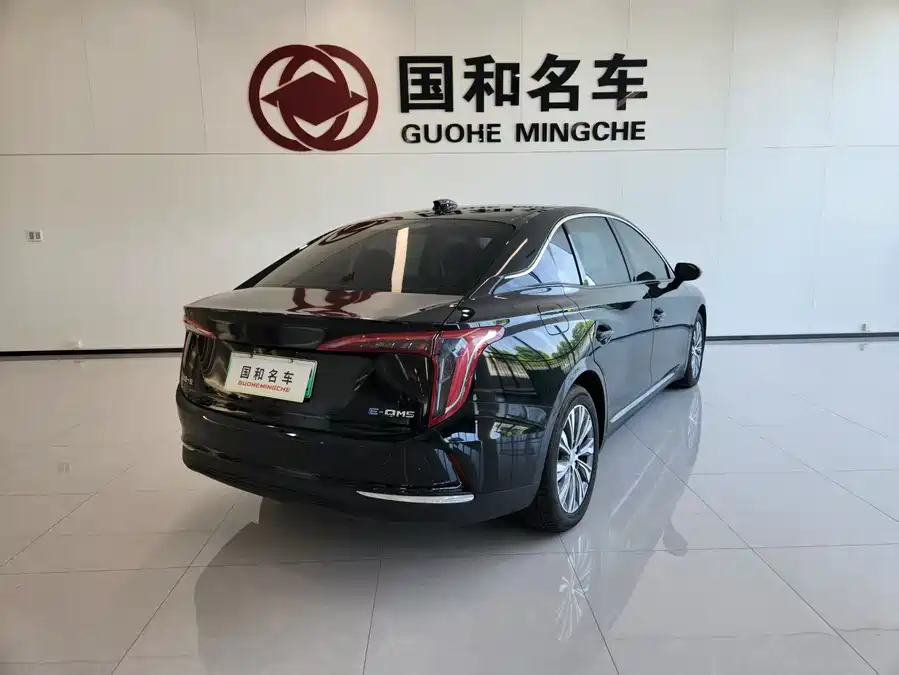 Hongqi E-QM5