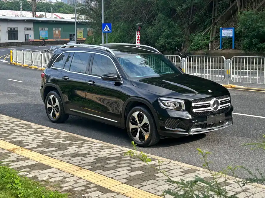 Mercedes Benz GLB