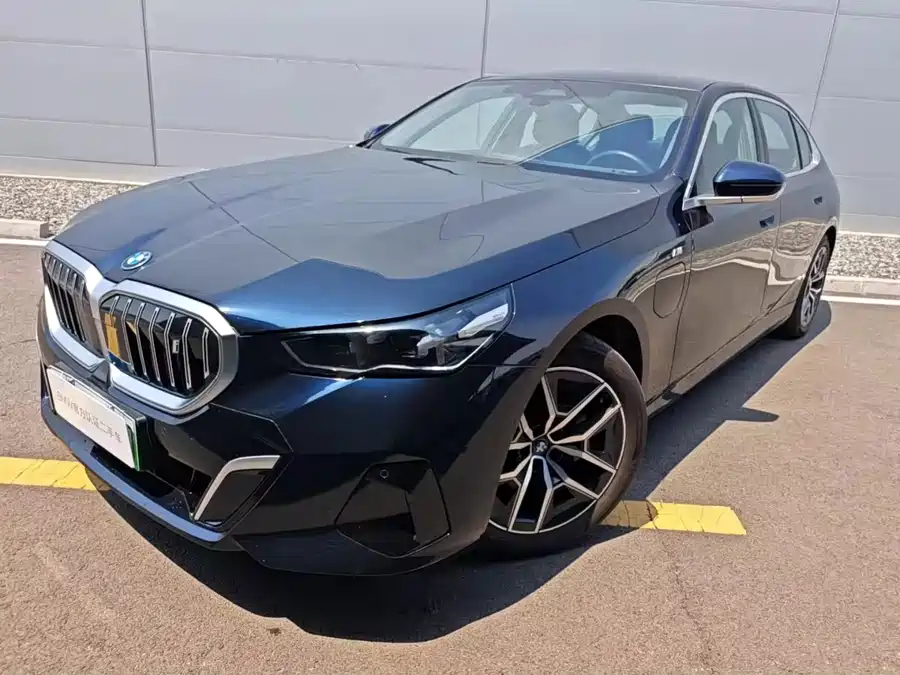 BMW i5