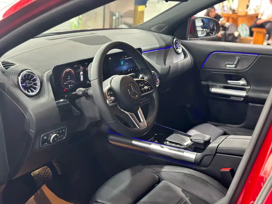 Mercedes Benz GLA