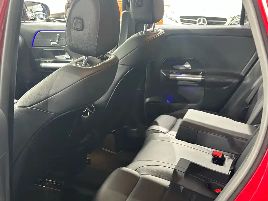 Mercedes Benz GLA