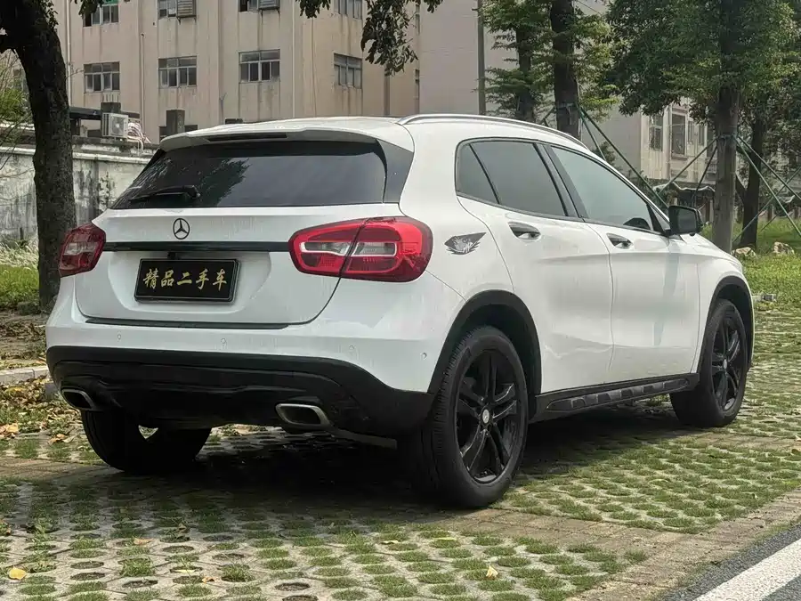 Mercedes Benz GLA