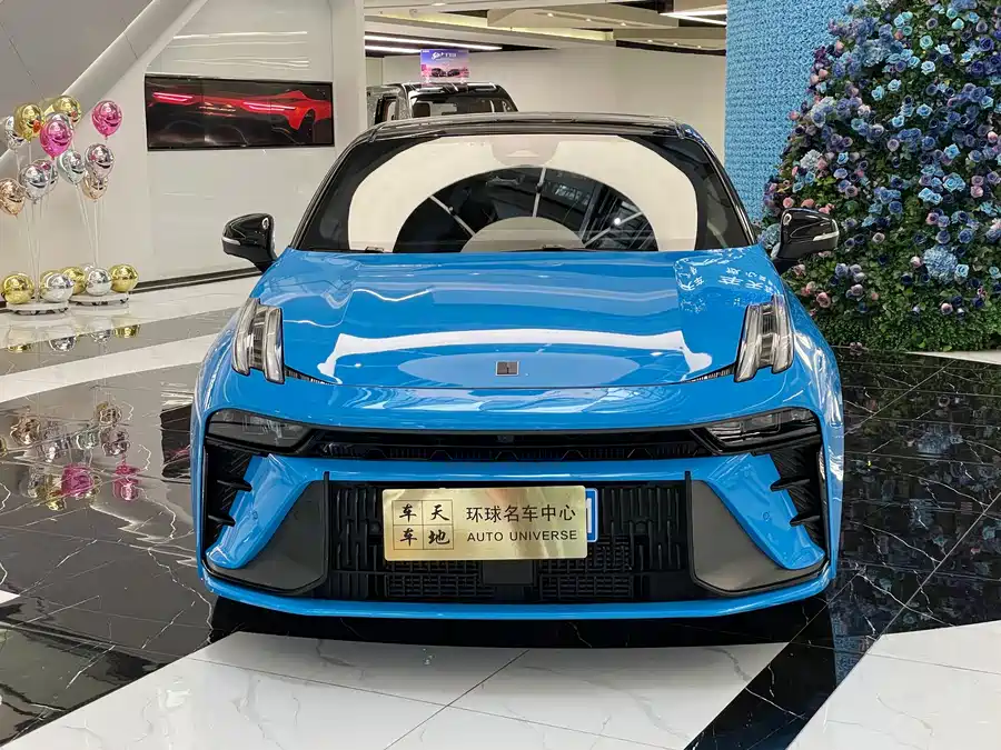 Lynk & Co 03