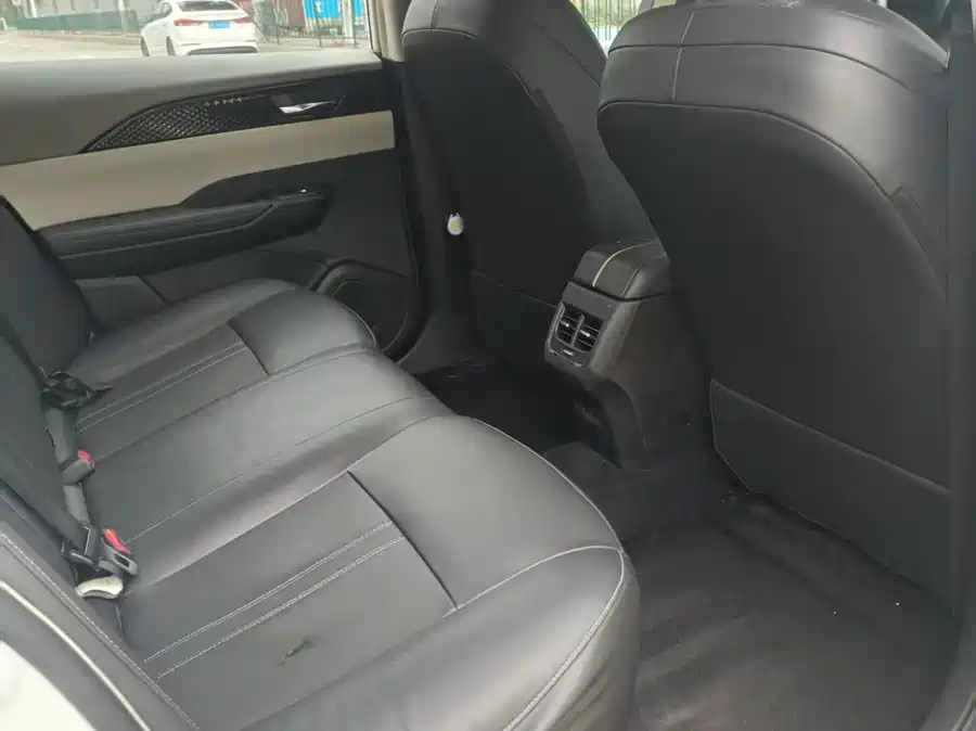 Dongfeng E70