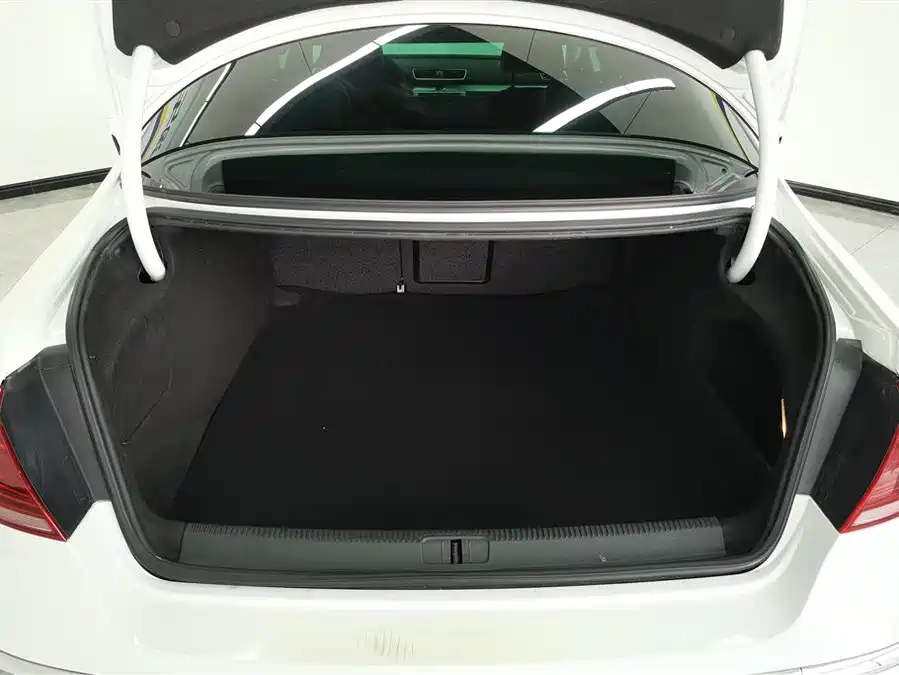 Volkswagen FAW- CC