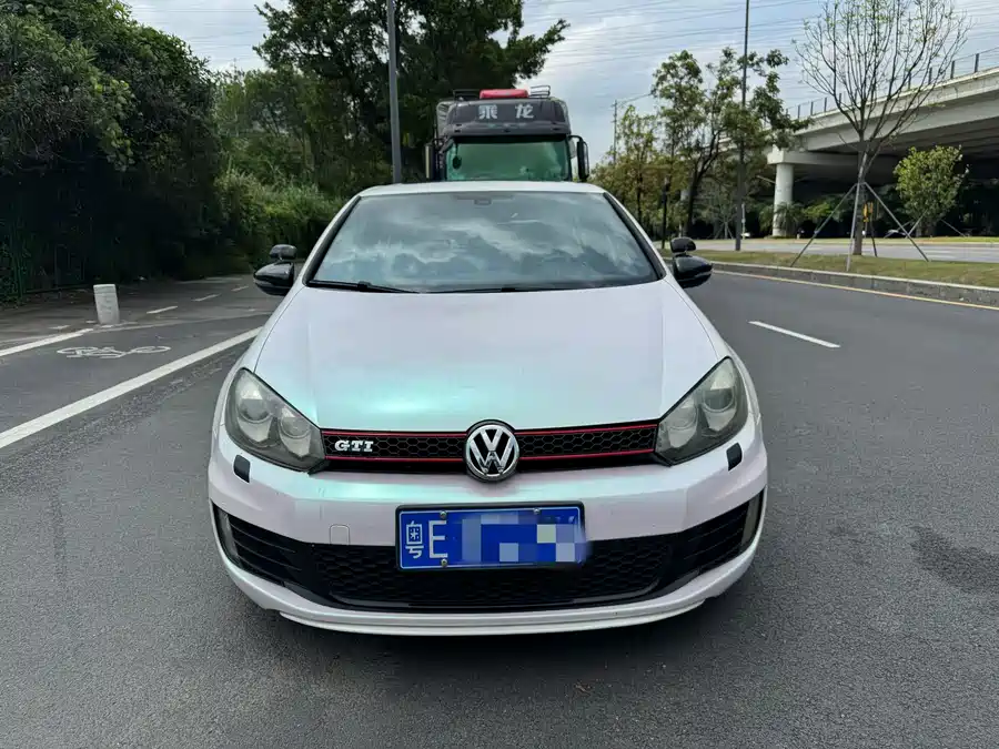 Volkswagen Golf GTI
