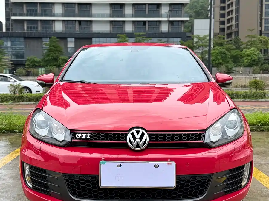 Volkswagen Golf GTI