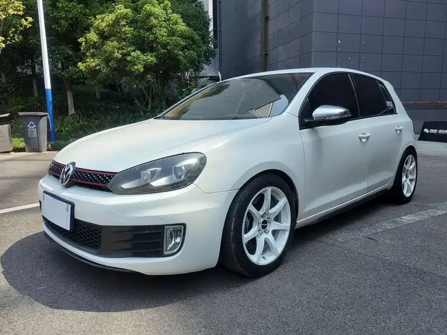 Volkswagen Golf GTI