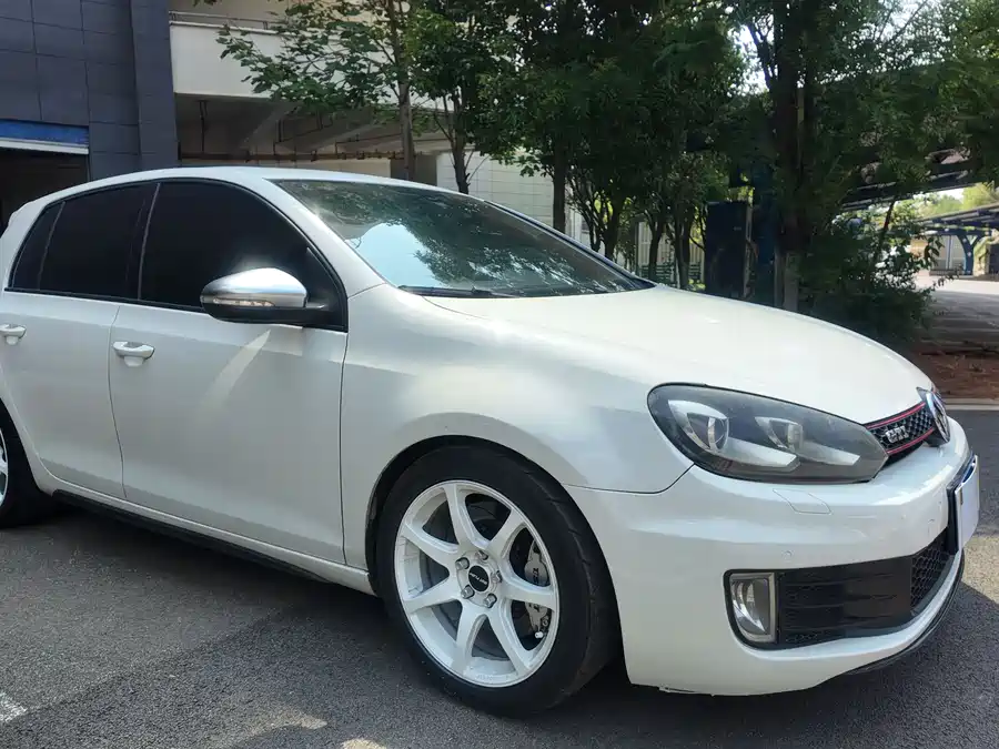Volkswagen Golf GTI