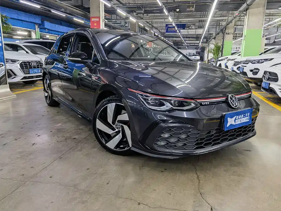 Volkswagen Golf GTI