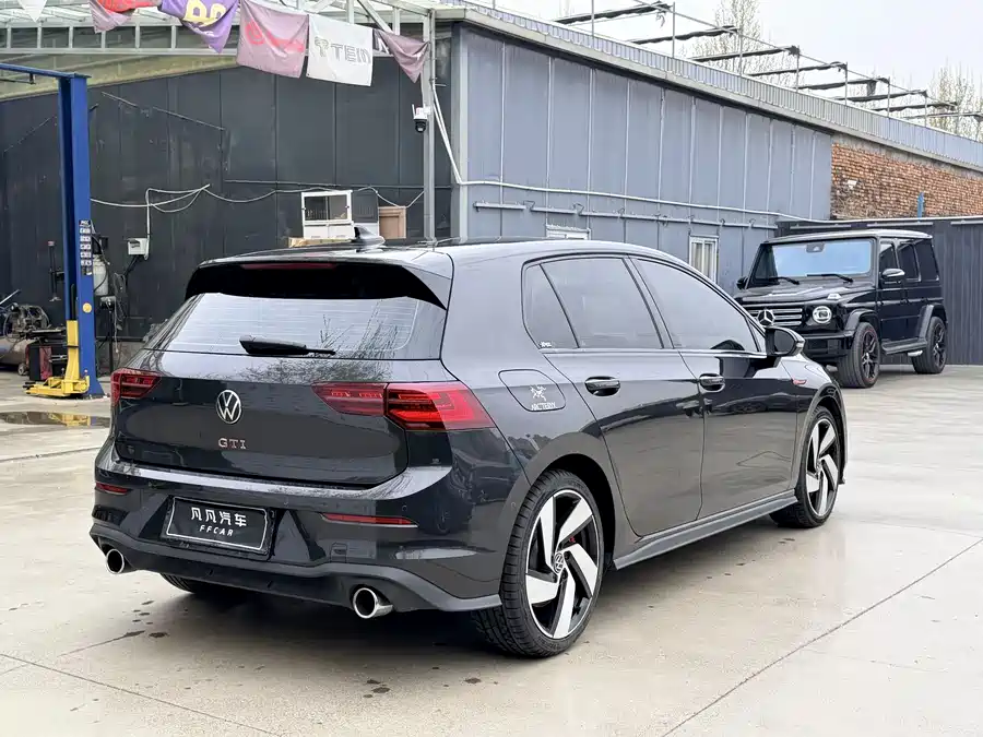Volkswagen Golf GTI