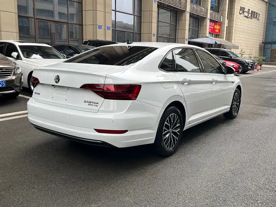 Volkswagen Sagitar