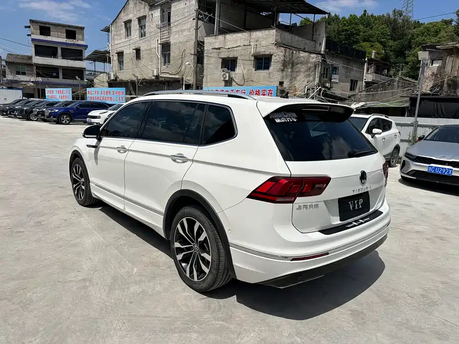 Volkswagen Tiguan L
