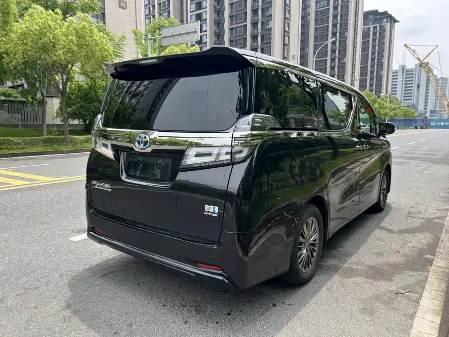 Toyota Crown Vellfire