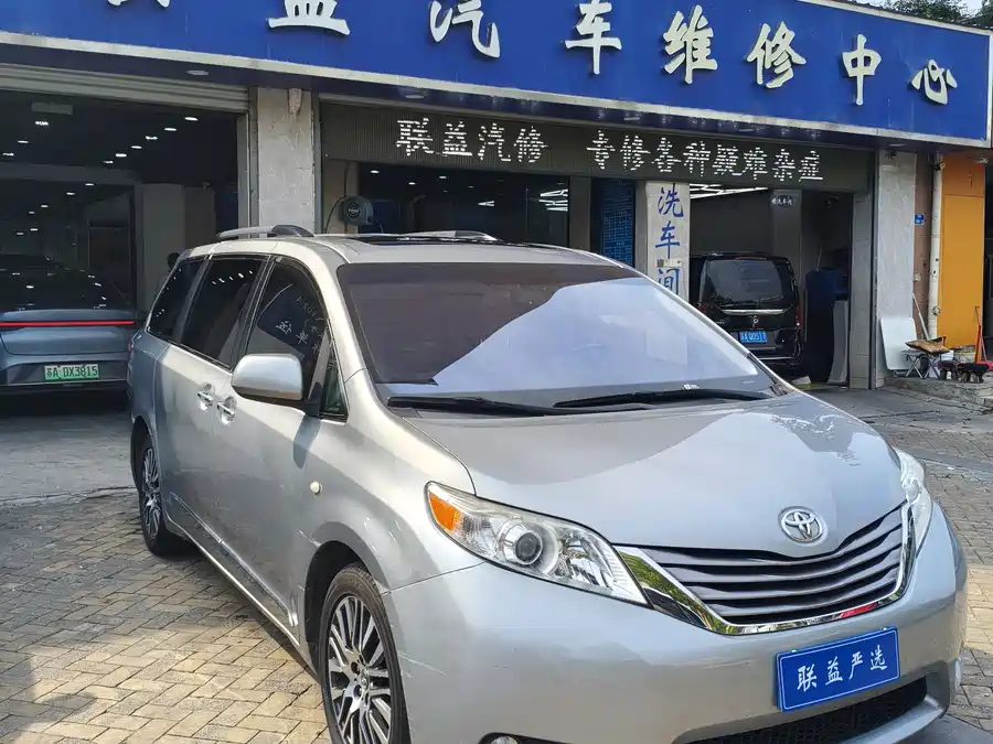 Toyota SIENNA