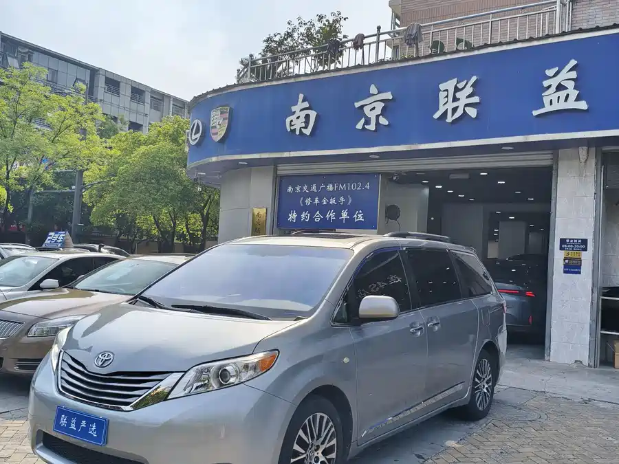Toyota SIENNA