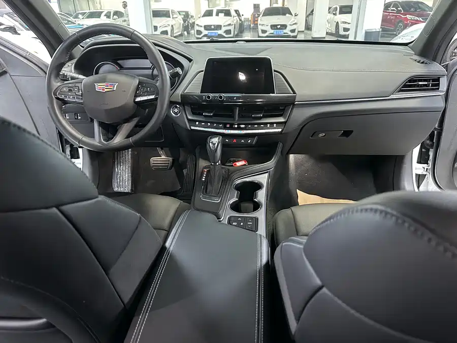 Cadillac CT4