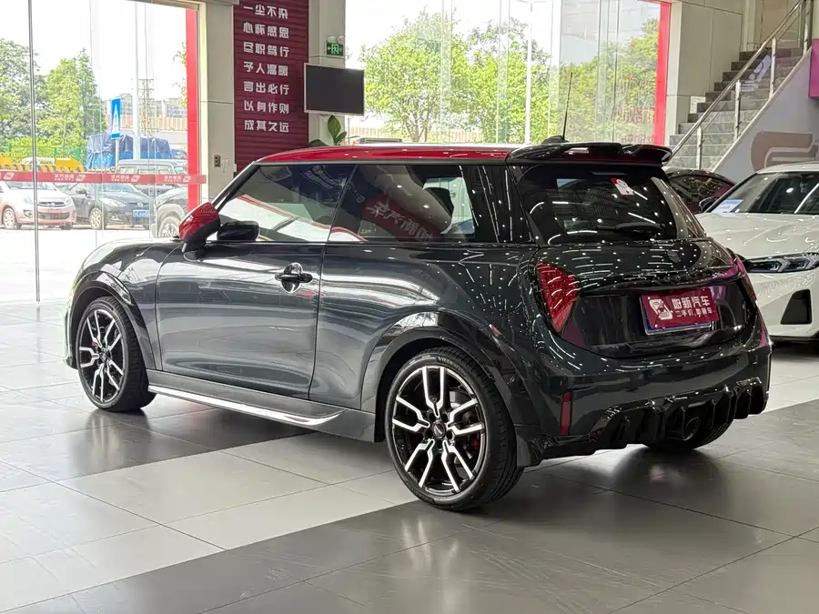 MINI JCW