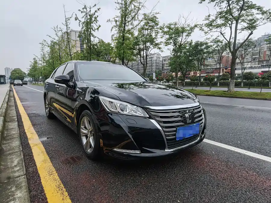 Toyota crown