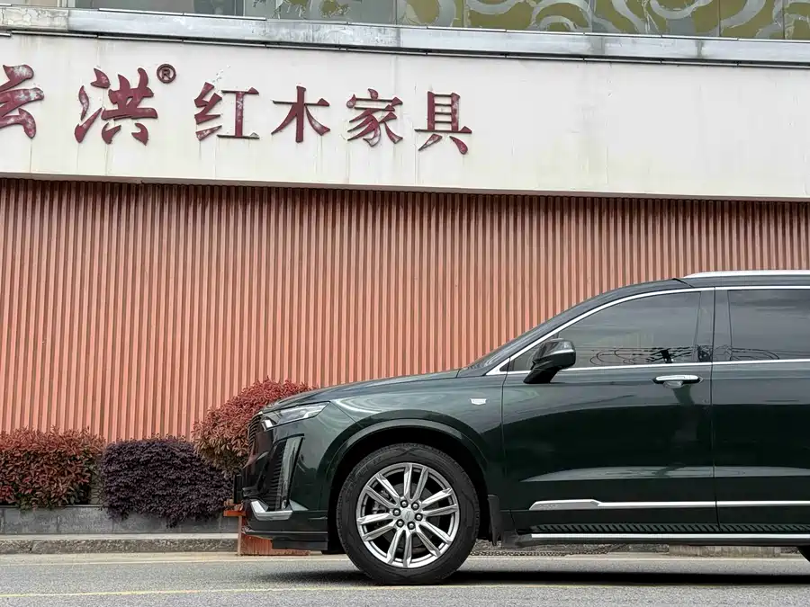 Cadillac XT6