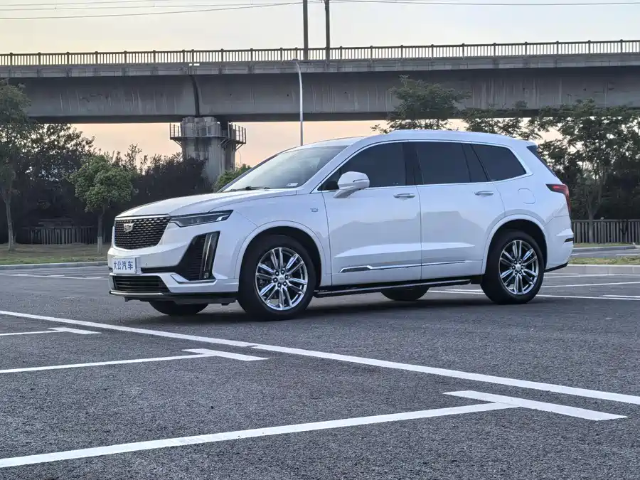 Cadillac XT6