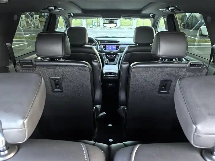 Cadillac XT6