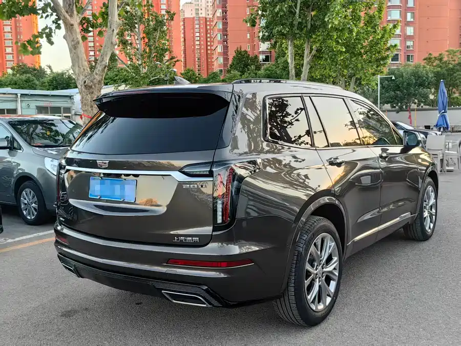Cadillac XT6