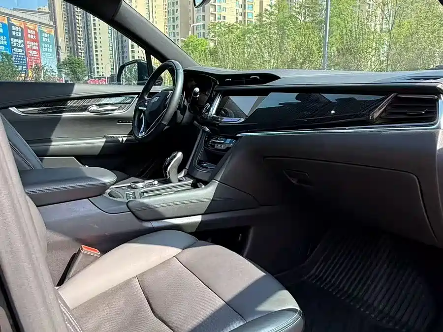 Cadillac XT6