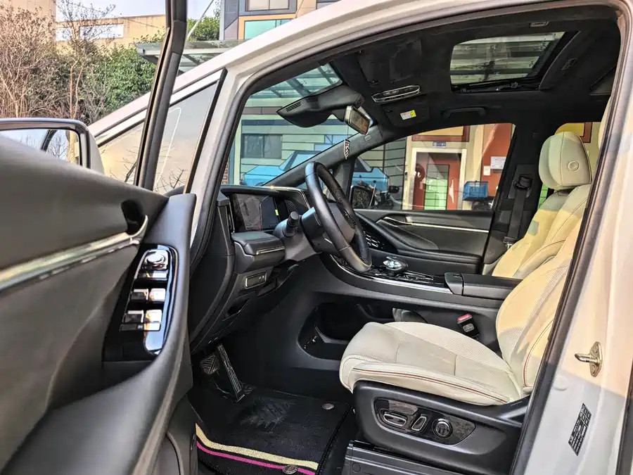 GAC Trumpchi M8