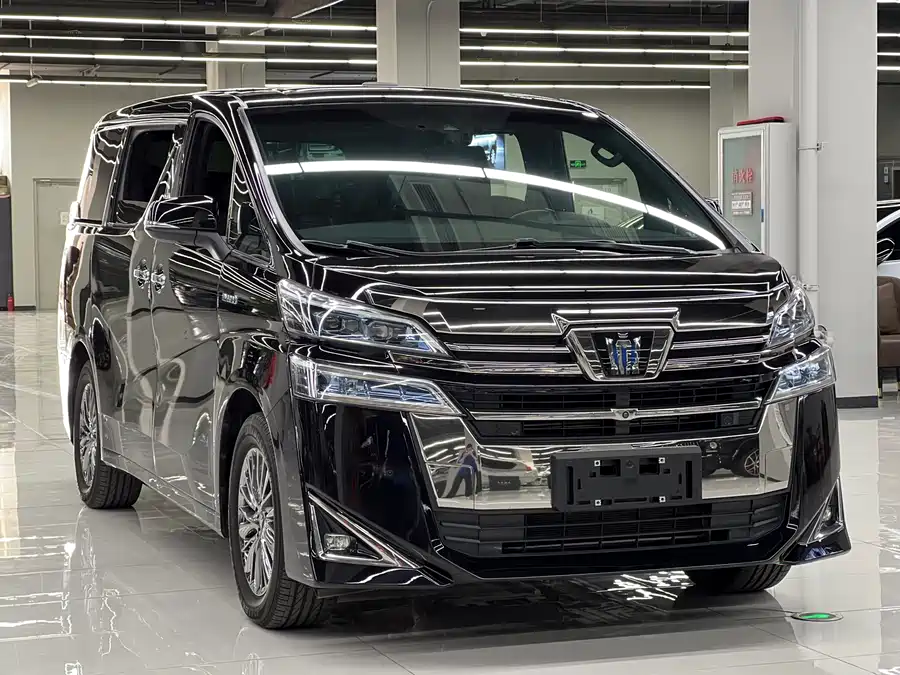 Toyota Crown Vellfire