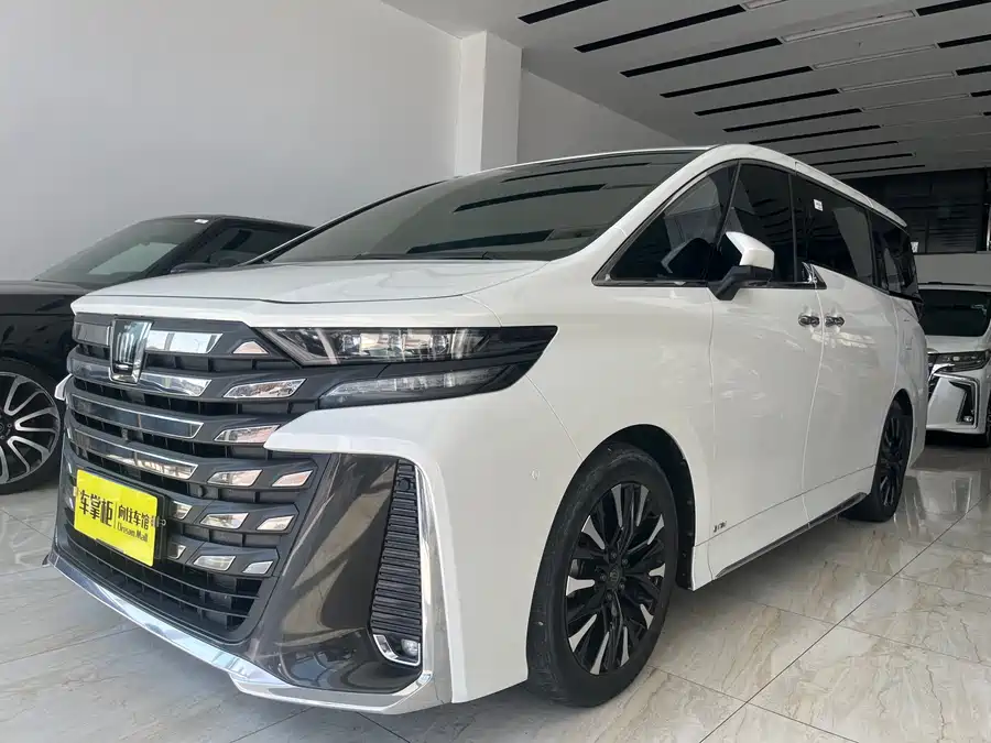 Toyota Crown Vellfire