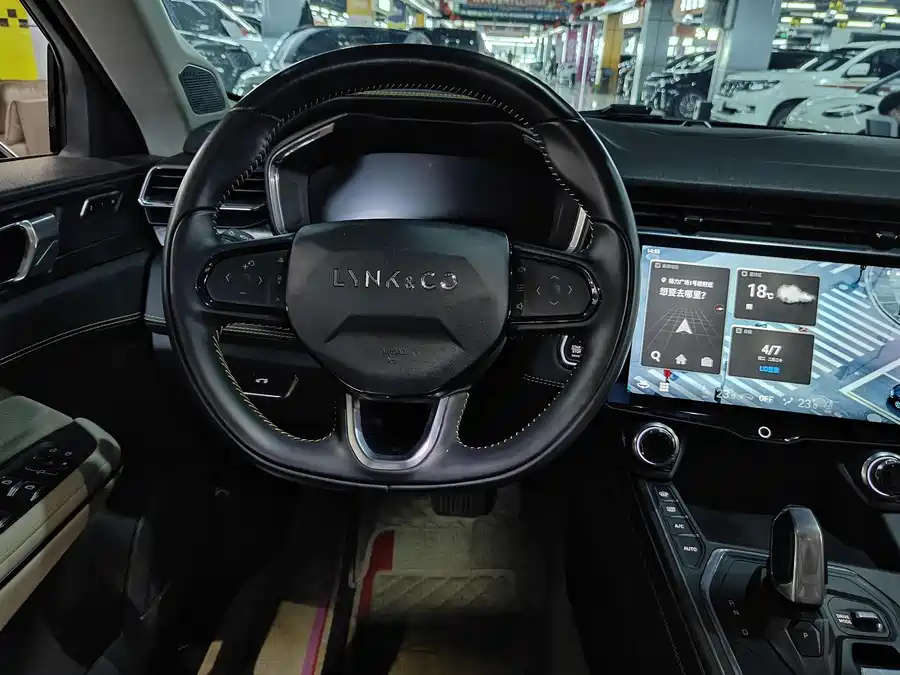 Lynk & Co 05