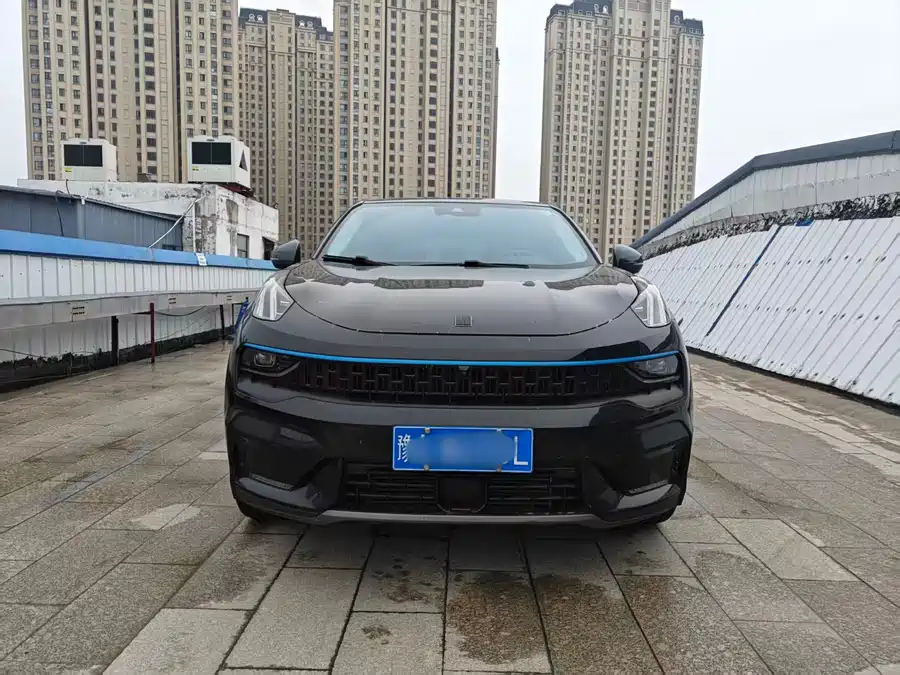 Lynk & Co 05