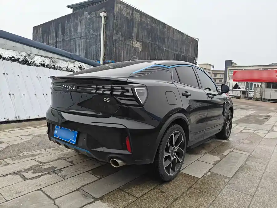 Lynk & Co 05