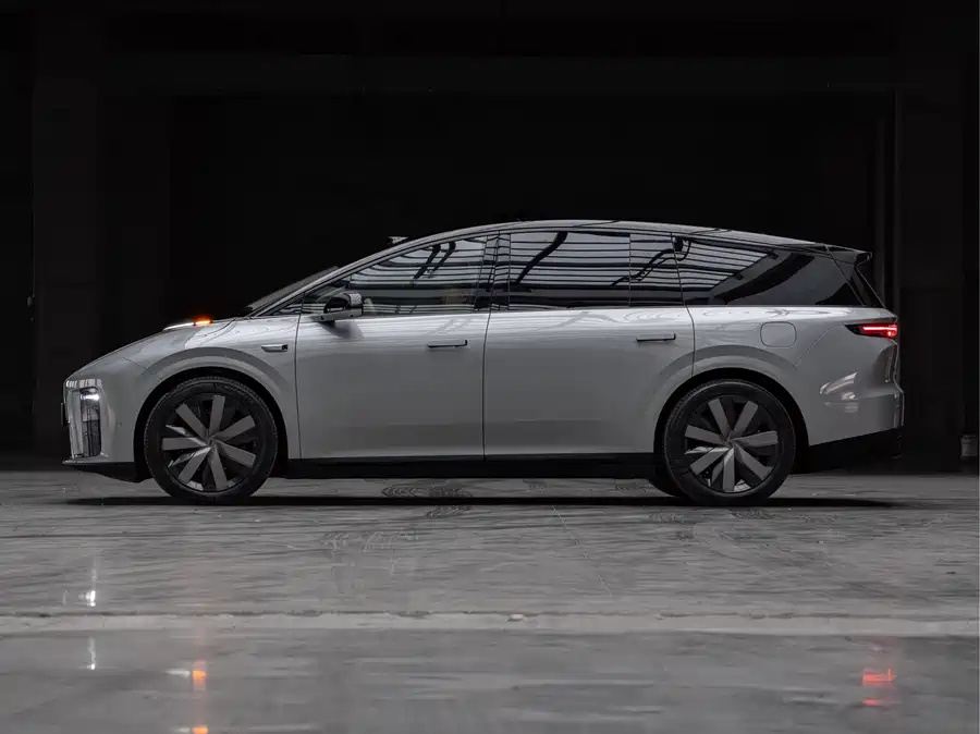 Li Ideal i8