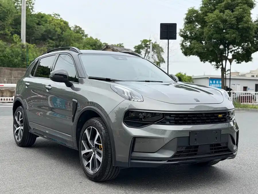 Lynk & Co 01