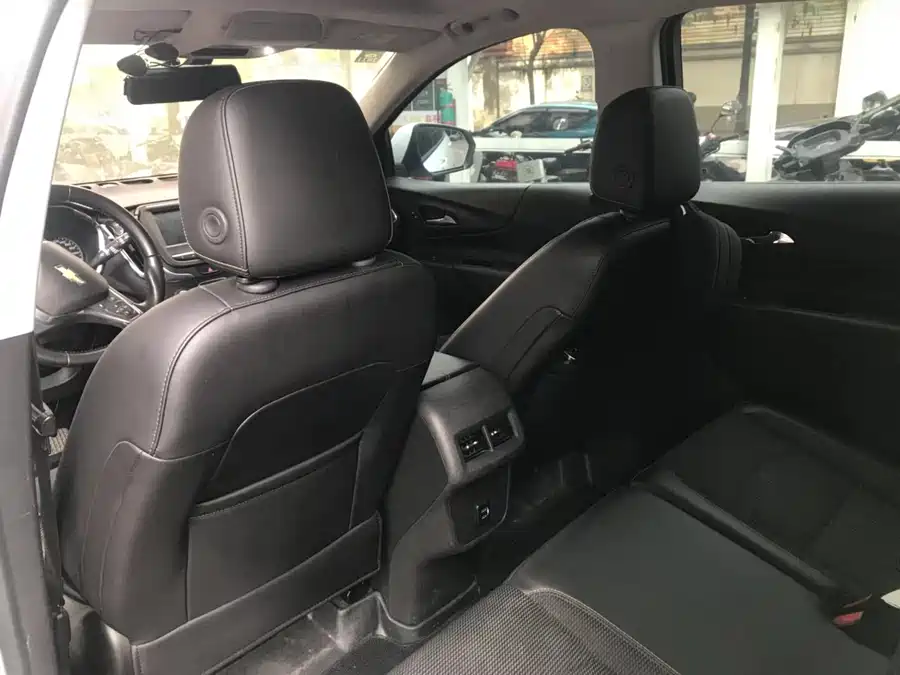 Chevrolet Explorer