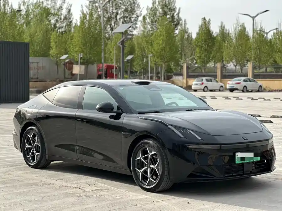 Lynk & Co 10