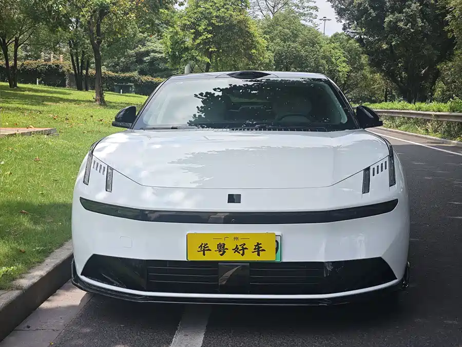 Lynk & Co 10