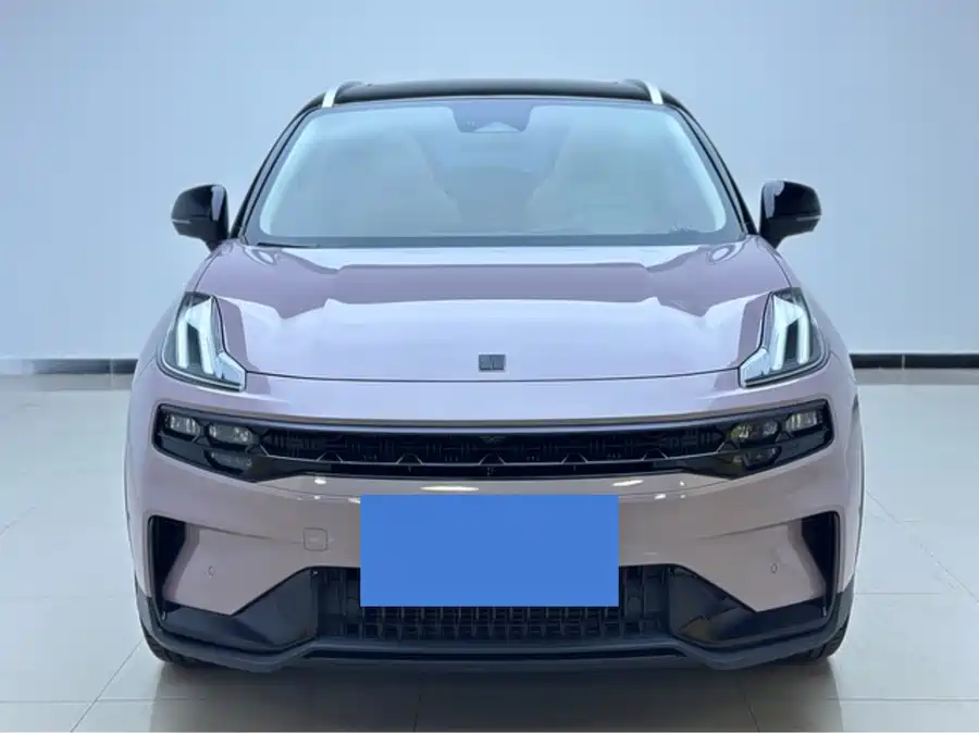 Lynk & Co 06