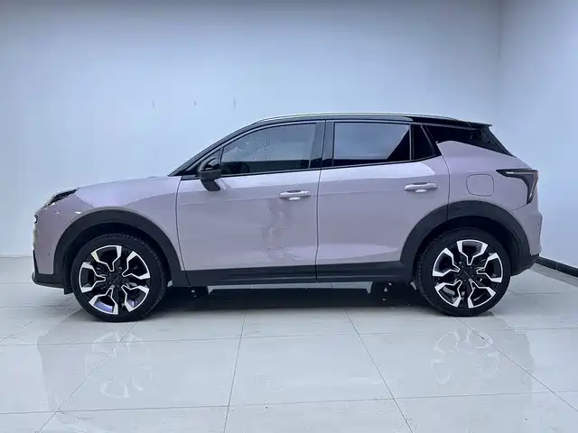 Lynk & Co 06