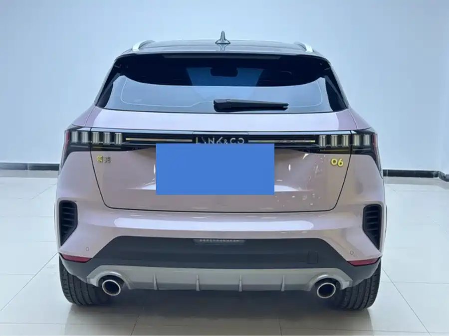 Lynk & Co 06
