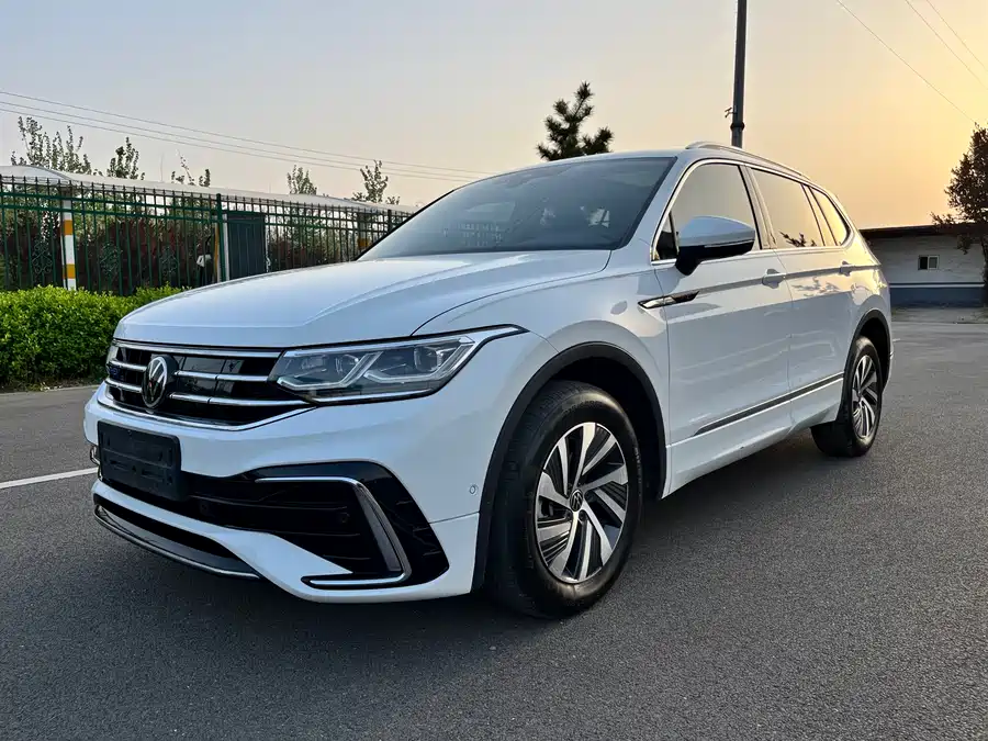 Volkswagen Tiguan L plug-in hybrid