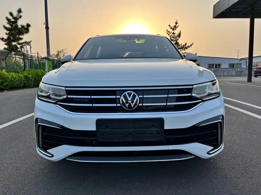 Volkswagen Tiguan L plug-in hybrid