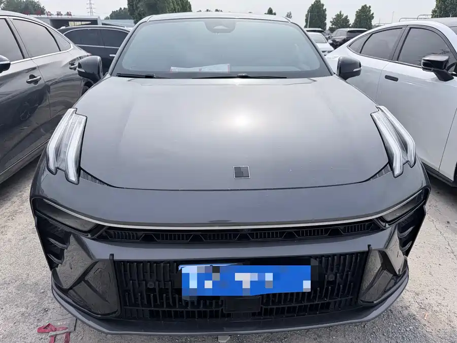 Lynk & Co 03