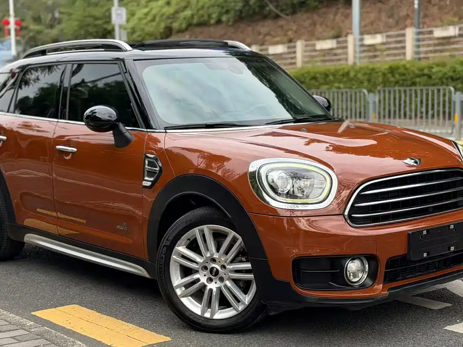MINI COUNTRYMAN