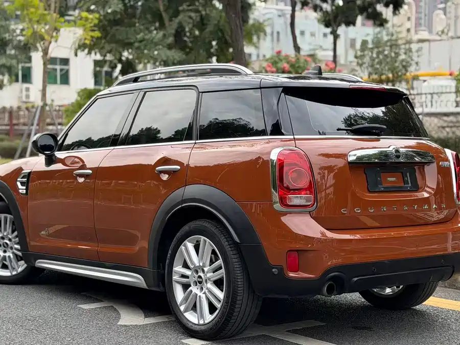 MINI COUNTRYMAN