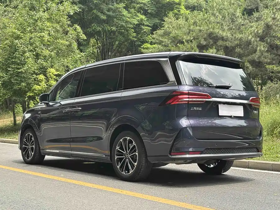 Roewe iMAX8